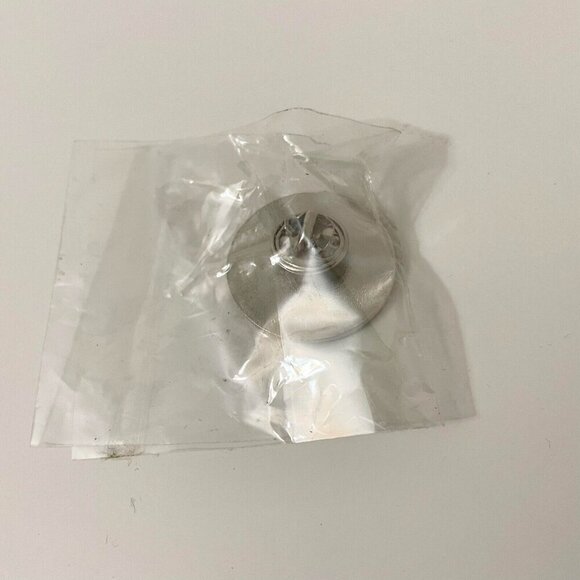 Toronto Raptors Basketball Pin - Picture 7 of 12